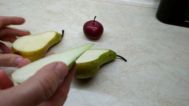 Груша Аббат Фетель, Конференція. Яблуко БаяМаріса.