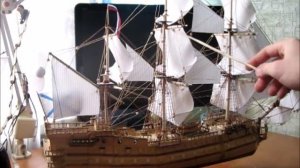 Самодельный деревянный корабль