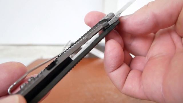 TwoSun TS76-Black&green G10+steel, D2 смотреть онлайн