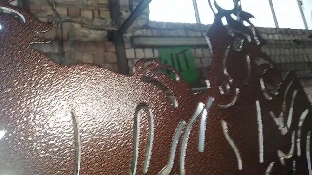 изделия из металла, покраска металлических изделий в форме трёх коней смотреть онлайн