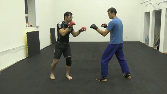 КОМБИНАЦИЯ УДАРОВ: КИЗАМИ+ГЯКУ ЦУКИ+МАВАШИ ГЕРИ смотреть онлайн