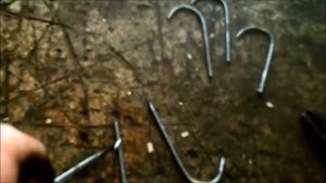 Удобная кошка   Достаём вёдра из колодца