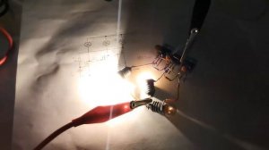 Трехфазный генератор на трех транзисторах.Как это работает и три разных эффекта