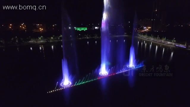 Floating Music fountain in Cuiaba, MT Brazil смотреть онлайн