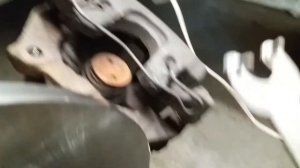 Renault Laguna 2. Замена диска, ступицы, подшипника, колодок.