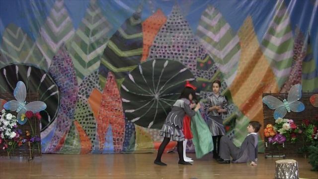 Музыкальный спектакль "Красная шапочка" смотреть онлайн