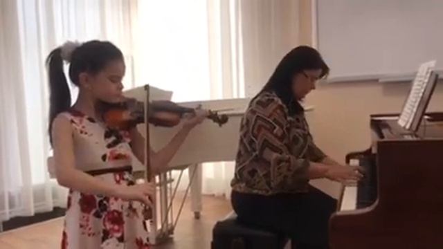 Елисеева Ксения (8 лет) исполняет «Марш» Ф. Шуберта. смотреть онлайн