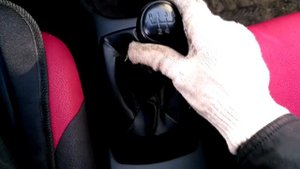 Люфт и скрип рычага КПП  Lacetti