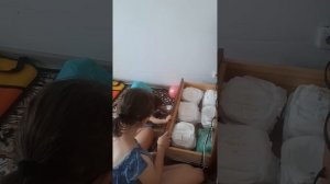 Почему детей так привлекают подгузники!?