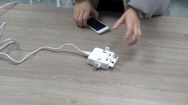 20W 4-USB Charger Power Adapter EU/US/UK plug смотреть онлайн