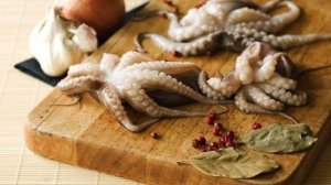 Маринованные щупальца кальмара