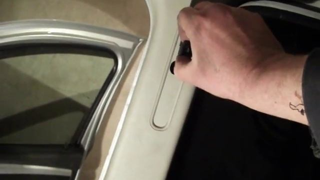 снятие обшивы средней стойки на рено сандеро смотреть онлайн