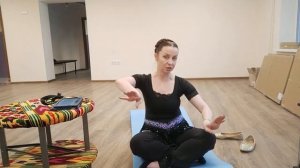 Вариант завершения занятия студии восточного танца "Ритм души". Проработка рук.