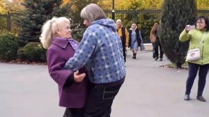 ПУСТЬ НАША ВСТРЕЧА ПРОДЛИТСЯ ВЕЧНО!???/ТАНЦЫ В ПАРКЕ ГОРЬКОГО ХАРЬКОВ ОКТЯБРЬ 2021