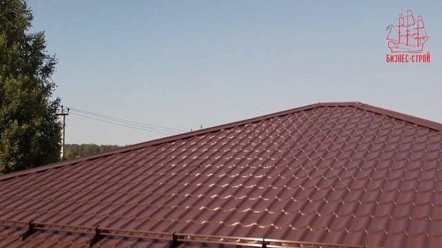 Видео фасада одноэтажного дома 11х12 м. Утепление 200 мм. Крыша вальма. Фасад имитация бруса.