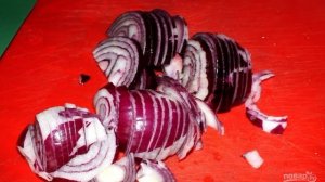 Крылышки в минералке на луковой подушке