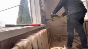 ПРОДОЛЖАЮ ПИЛИТЬ ДОМ! (НЕ)ПРАВИЛЬНАЯ УСТАНОВКА ПЛАСТИКОВЫХ ОКОН В СТАРУЮ ОБСАДУ… ПИЛА ПОДВЕЛА