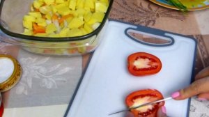 ЗАПЕКАЮ ЦЕЛУЮ КУРИЦУ С ОВОЩАМИ В СТЕКЛЯННОЙ ГУСЯТНИЦЕ. Готовим без заморочек...быстро, вкусно!