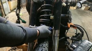 Мотоцикл с 2.0 литровым дизельным двигателем от авто. 7я часть.