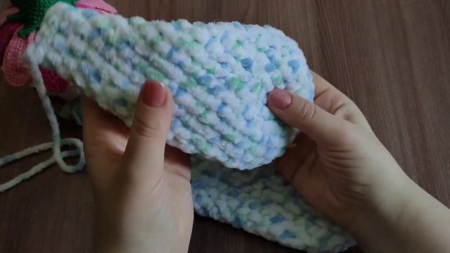 Вязовлог 8.03 - 10.03 || Плюс три готовые работы || Цветочный домик || Плюшевые зайчики || смотреть онлайн