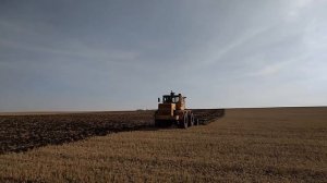 К 744Р2 и К 700А + плуг чизельный ПЧ 4,5