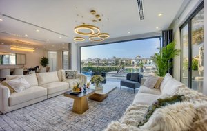 Роскошная вилла для аренды на Пальма Джумейра, с бассейном и выходом к пляжу