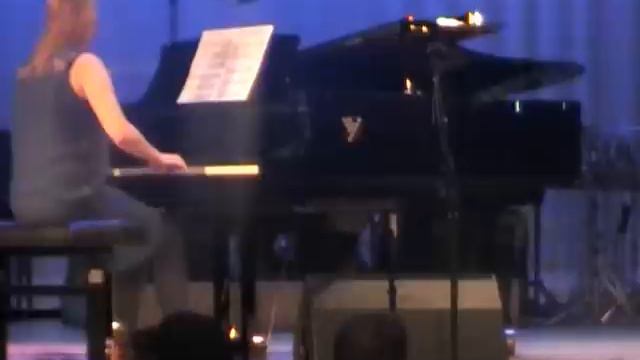 Uit: Drie Dansen, J.Andriessen (1925-1996), uitgevoerd door Coornhert Muziekavonden 2013 смотреть онлайн