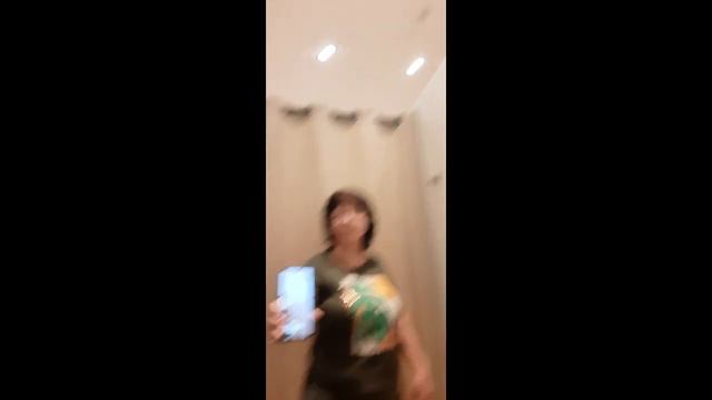 Влог.Опоздала на обследование🤦♀️Гуляю с вами. Меряю шмотки💃Что творится в городе👀 Все сошли с ума? смотреть онлайн