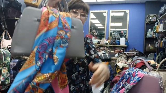 #женскаясумка ? ДВА САКВОЯЖА ?...А КАКИЕ СТИЛЬНЫЕ ПЛАТКИ И ОДНА ШАЛЬ...