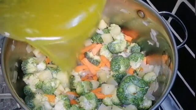 Крем суп из брокколи! Готовить просто. #кремсуп #суп #овощнойсуп смотреть онлайн