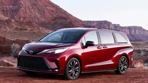 Лучший автомобиль для семьи уже в России: характеристики и цены на новый Toyota Sienna 2025