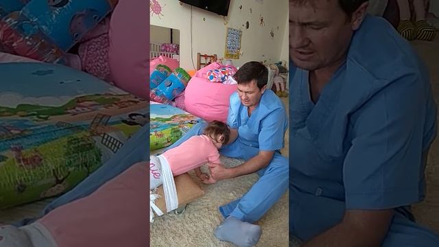 Учимся шагать на руках для четверенек.ДЦП. смотреть онлайн