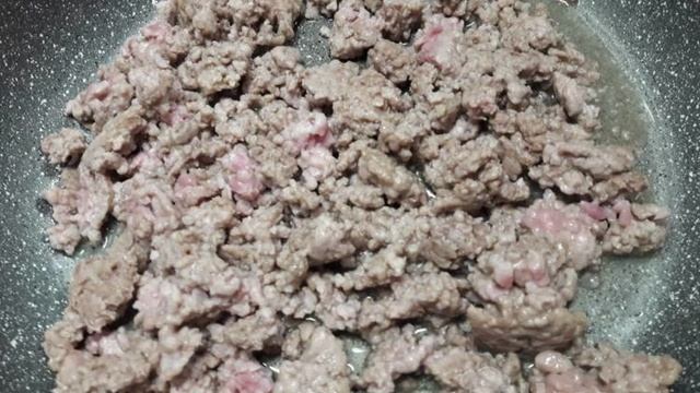 Макароны перья с соусом Болоньезе