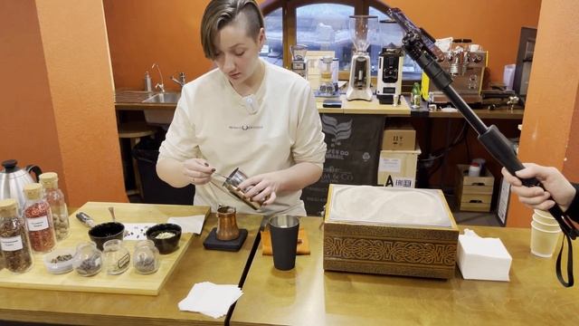 Марина Хюппенен. «Авторский кофе в джезве дома. Специи, фрукты, синергия вкусов» смотреть онлайн