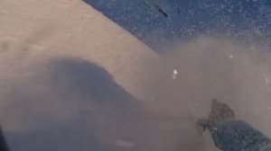 Сноубордист-экстримал укрощает гору в Аляске