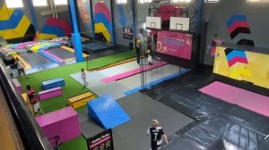 НИКА ПРИВЕЛА БРАТЬЕВ  БРОС ШОУ В БАТУТНЫЙ ЦЕНТР. НИКА ЛАЙФ