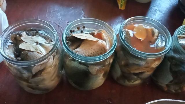 Консерва из речной рыбы в томатном соусе