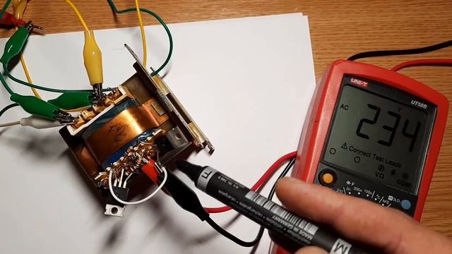 Cel mai simplu mini-invertor cu tranzistoare смотреть онлайн