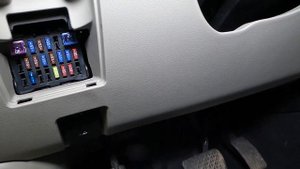 RADIO FUSE LOCATION REPLACEMENT MAZDA CX7 CX-7. RADIO NOT WORKING NOT TURNING ON