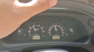 Наглядный пример скорости Шевроле Нива на трассе с подъемом.