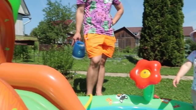 влог: УСТРОИЛИ АКВАПАРК ДЛЯ МАШИ НА ДАЧЕ