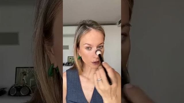 Онлайн курс по макияжу. 3 урок "Эффектные стрелки" от топ визажиста Ольги Фокс смотреть онлайн