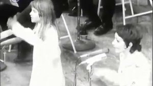 לצבי יש בעיה - רבקה מיכאלי וישראלה זילברברג (קליפ, 1970)