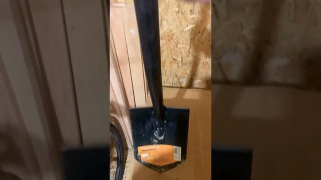 Лопата Fiskars. Фискарс. Идеально для копа, для огорода. смотреть онлайн