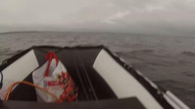 Лодка Polar Bird PB320M - движение по волне смотреть онлайн