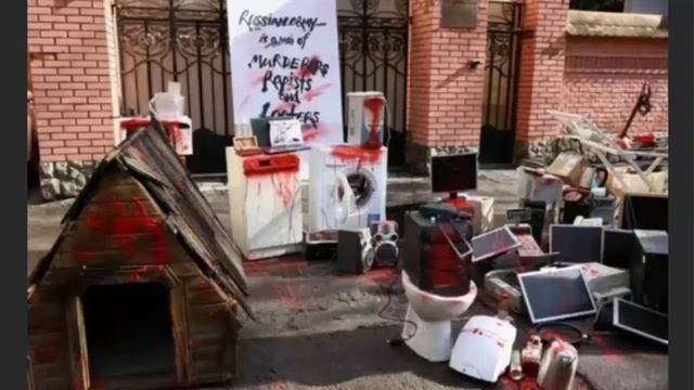 Сбер выковыривает ЧИПы из пластиковых карт! Экономия - 1 млрд! смотреть онлайн