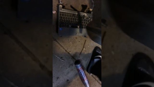 destroying a laptop смотреть онлайн