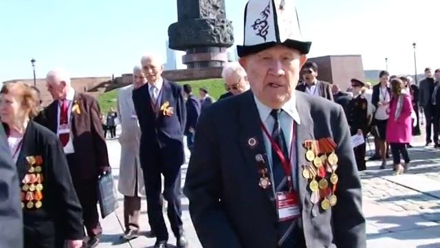 70 летие ВОВ. Ветераны Кыргызстана в Москве. Поклонная гора. смотреть онлайн