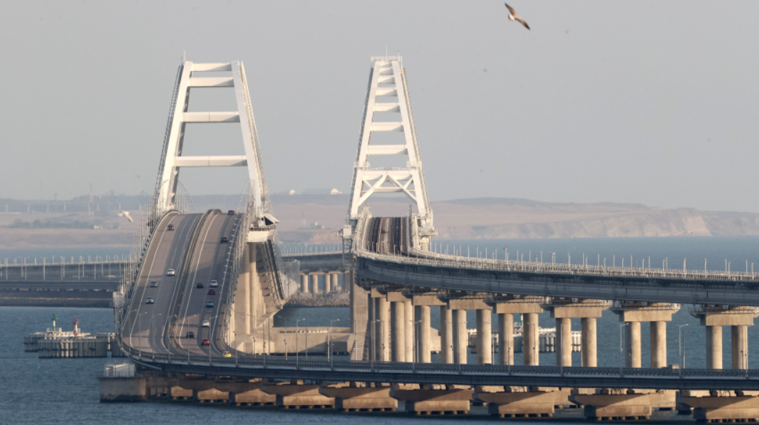 Символ воссоединения: как Крымский мост связал полуостров с Россией