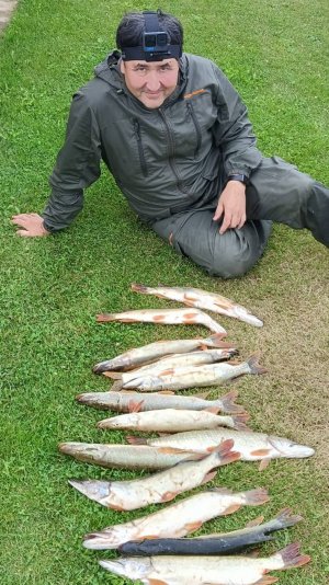 Курьёзный случай на Рыбалке в Сузуне. Прыжок из лодки за спиннингом.